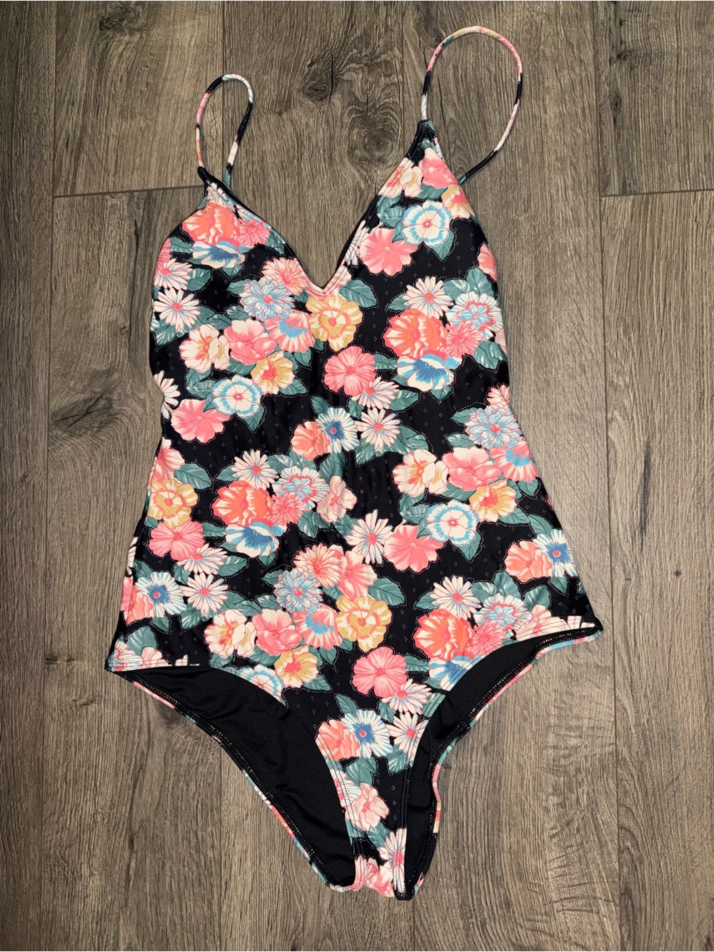 Floral print O’Neill one-piece swimsuit size medium NWT